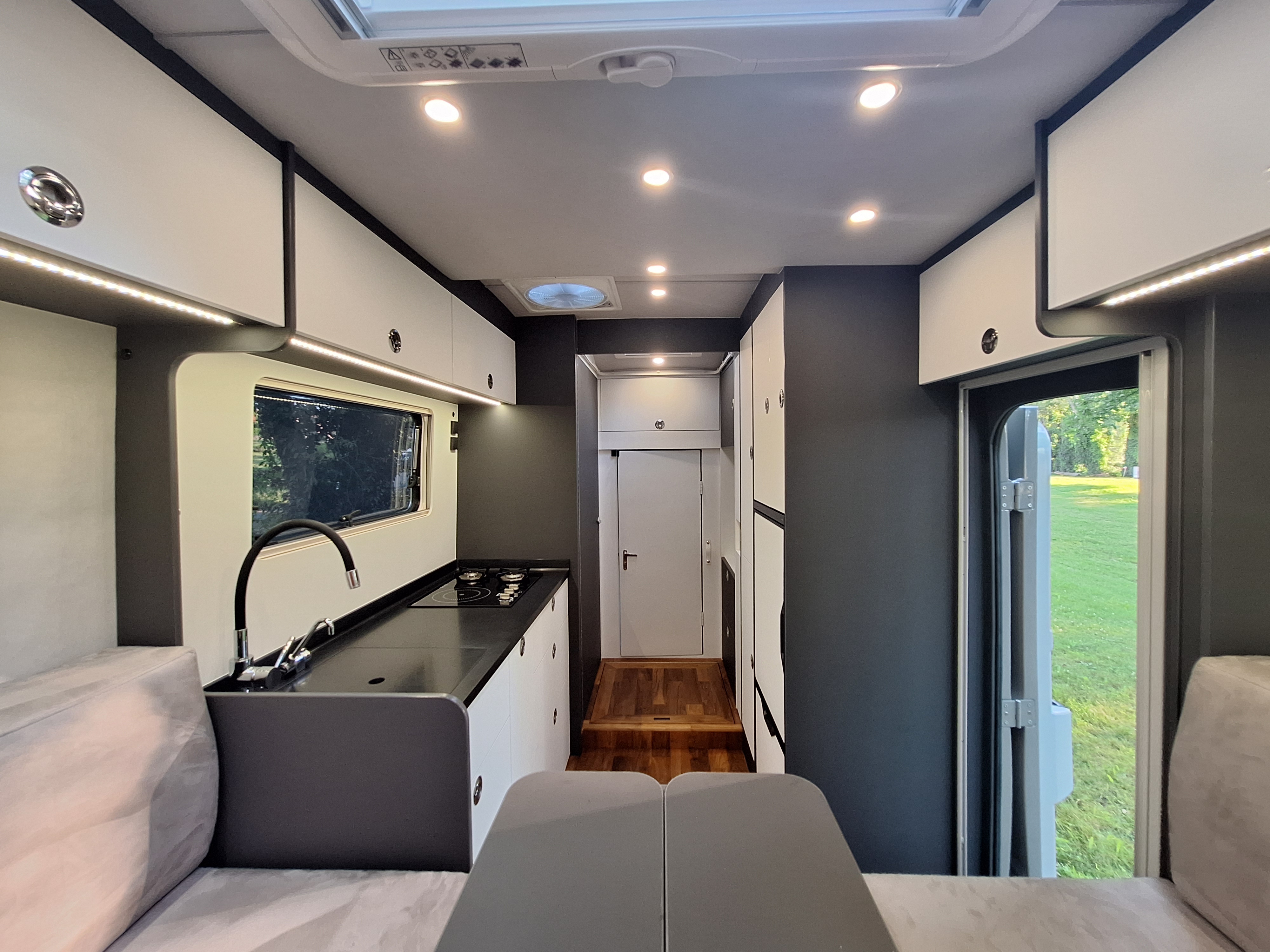 aménagement intérieur camping-car