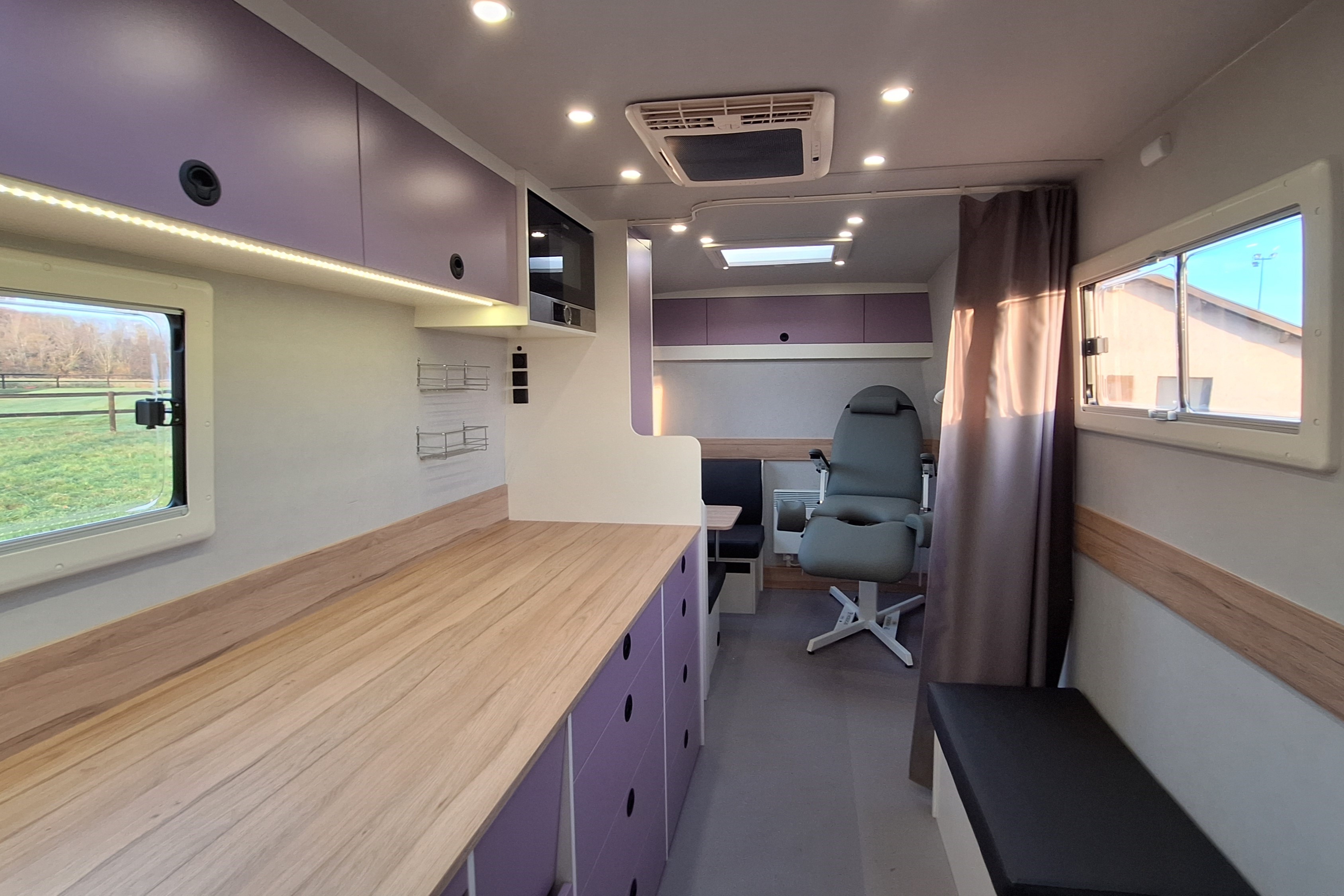 Intérieur camping car aménagé sur mesure
