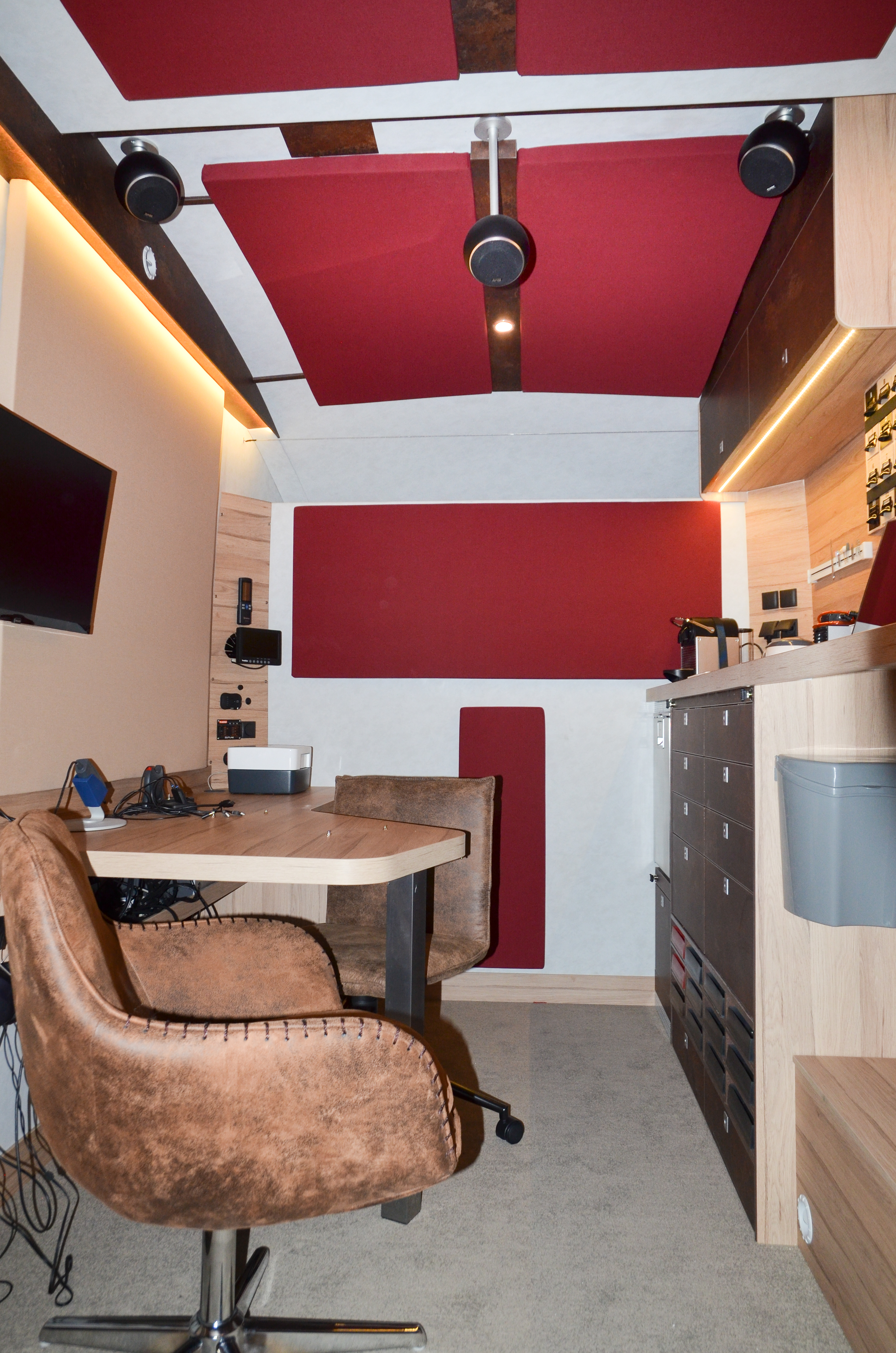 Véhicule mobile à usage professionnel