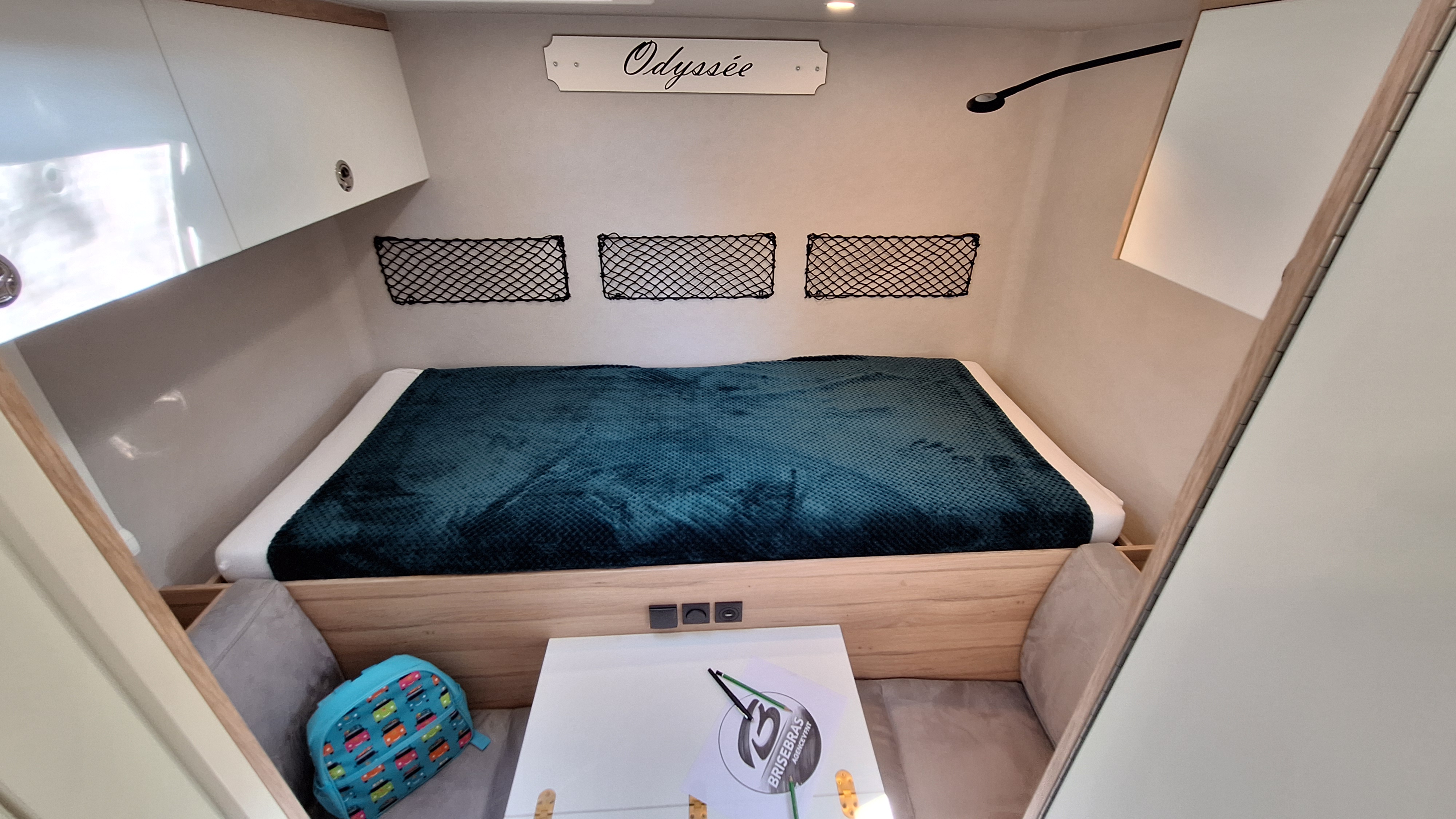 iveco 4x4 aménagé chambre enfant