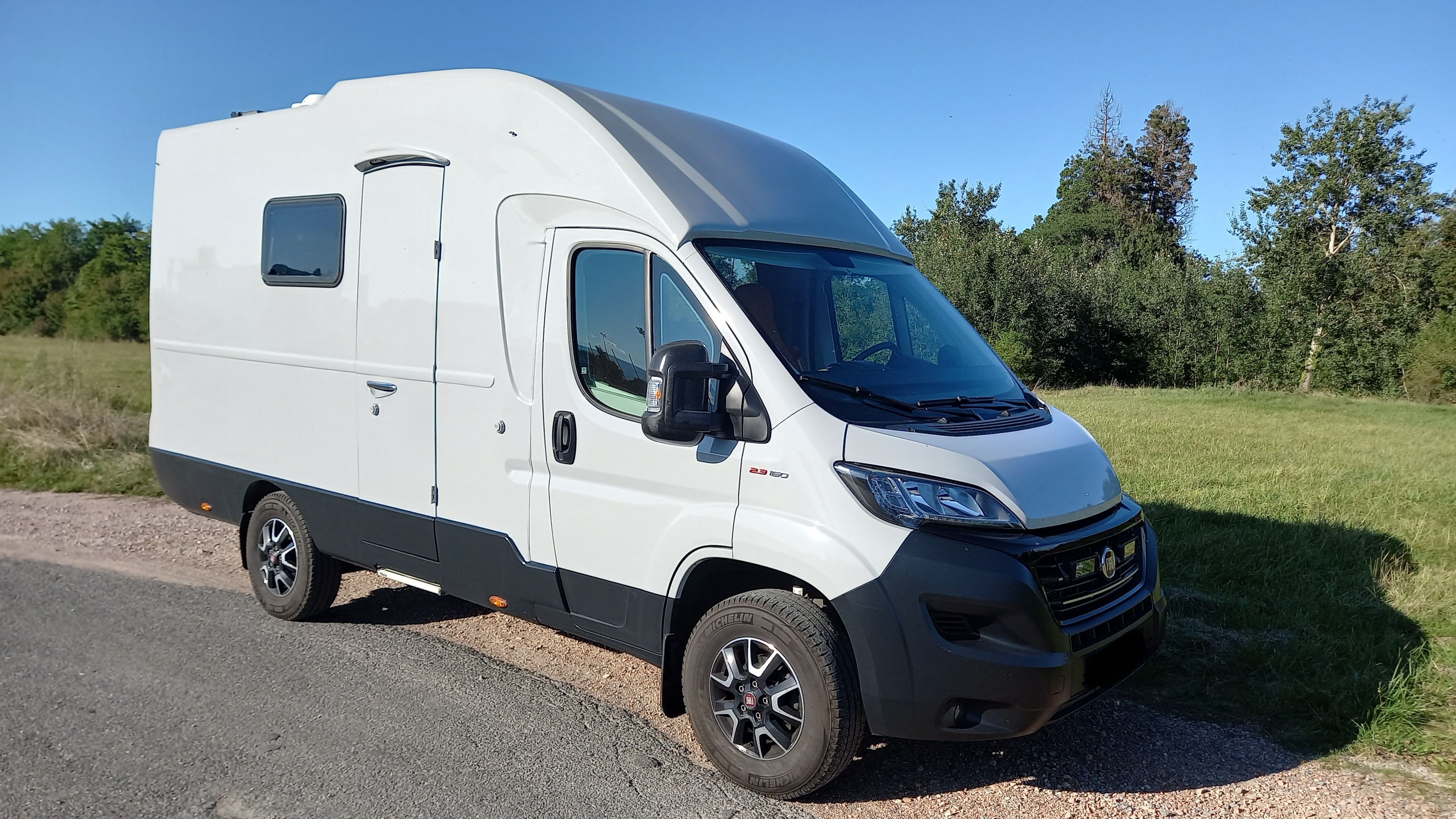 camping-car occasion fiat ducato coque 3c cartier et aménagé par Brisebras agencement
