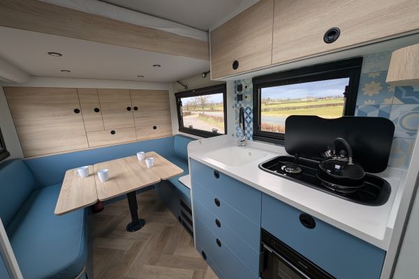 Cellule camping-car X-Rok sur porteur MERCEDES