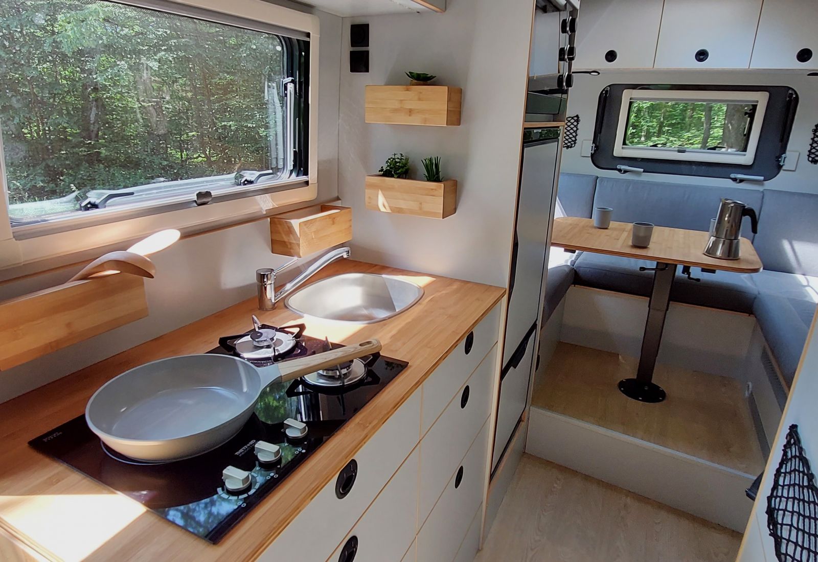 aménagement intérieur camping-car