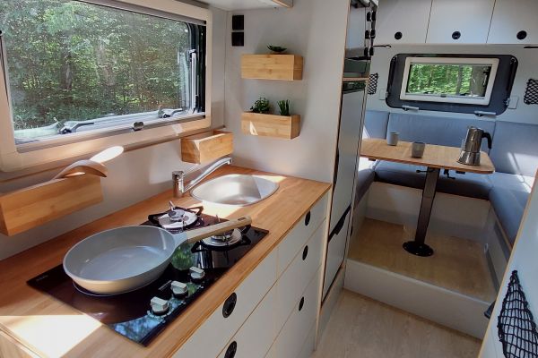 Cellule camping-car X-Cap sur porteur IVECO
