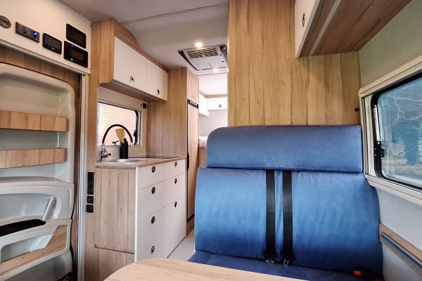 Cellule X-ROK sur porteur MERCEDES Sprinter 4x4