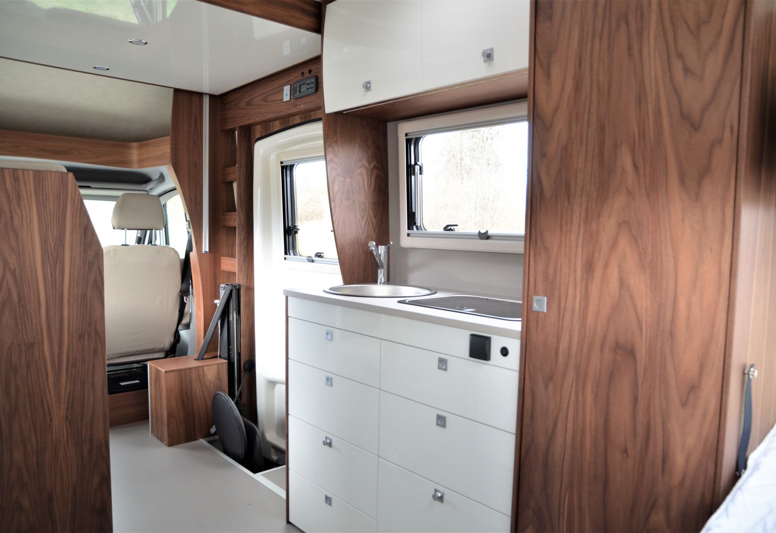 intérieur adapté pmr camping car haut de gamme