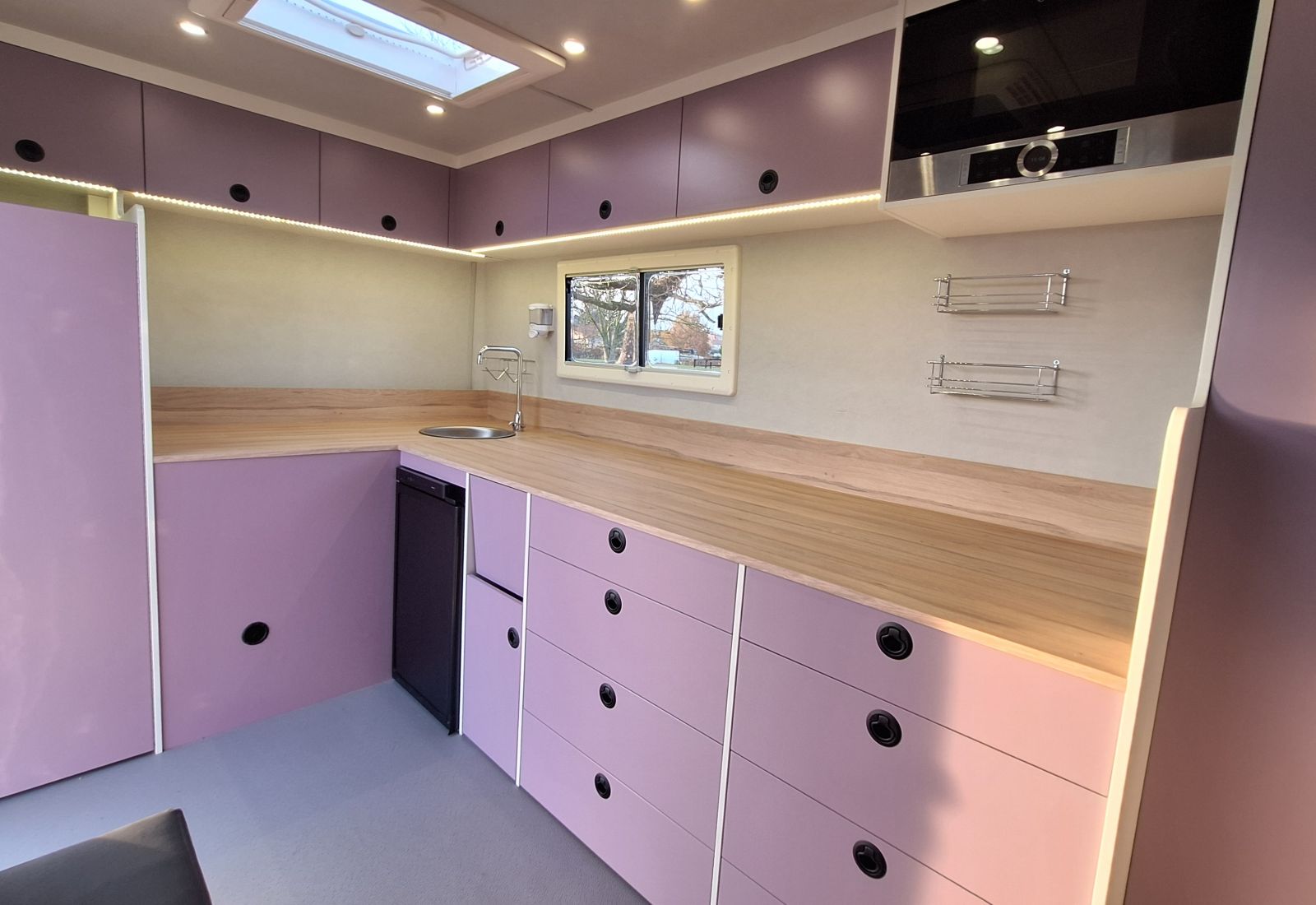 Intérieur véhicule professionnel personnalisé