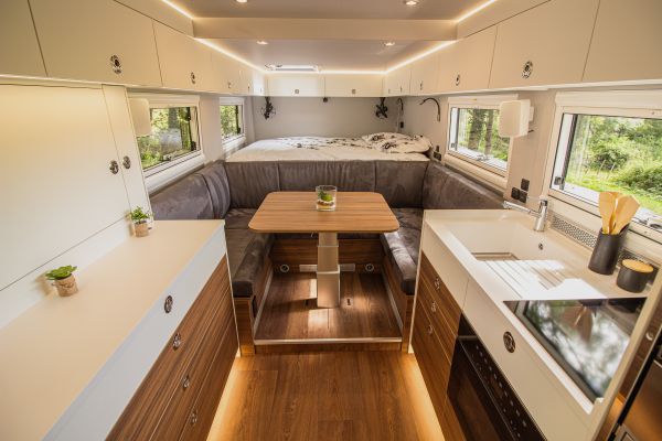 Cellule camping-car X-Truck sur camion MERCEDES arocs