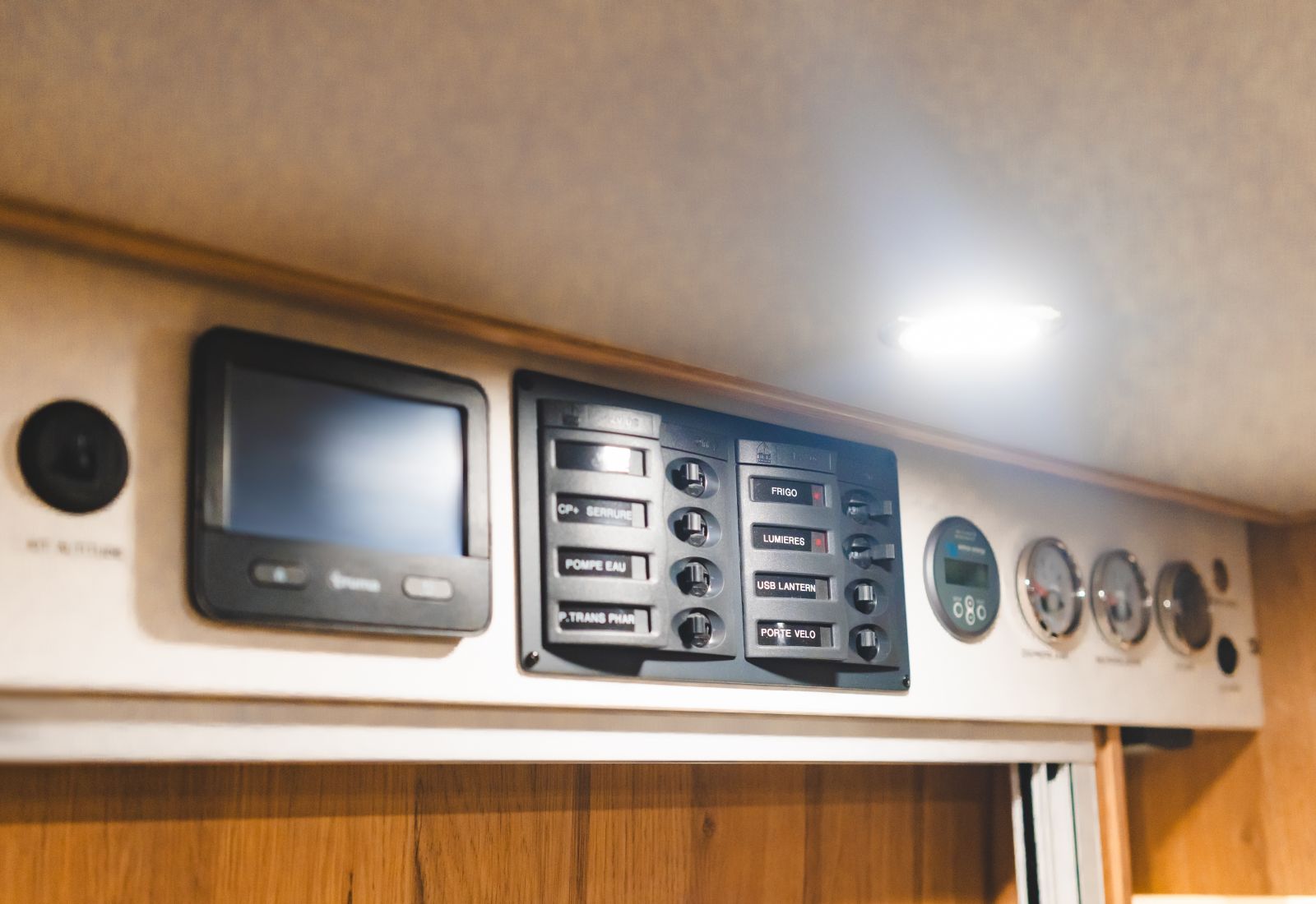 panneau de commandes camping-car