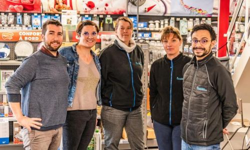 Equipe technique et commerciale spécialistes du camping-car