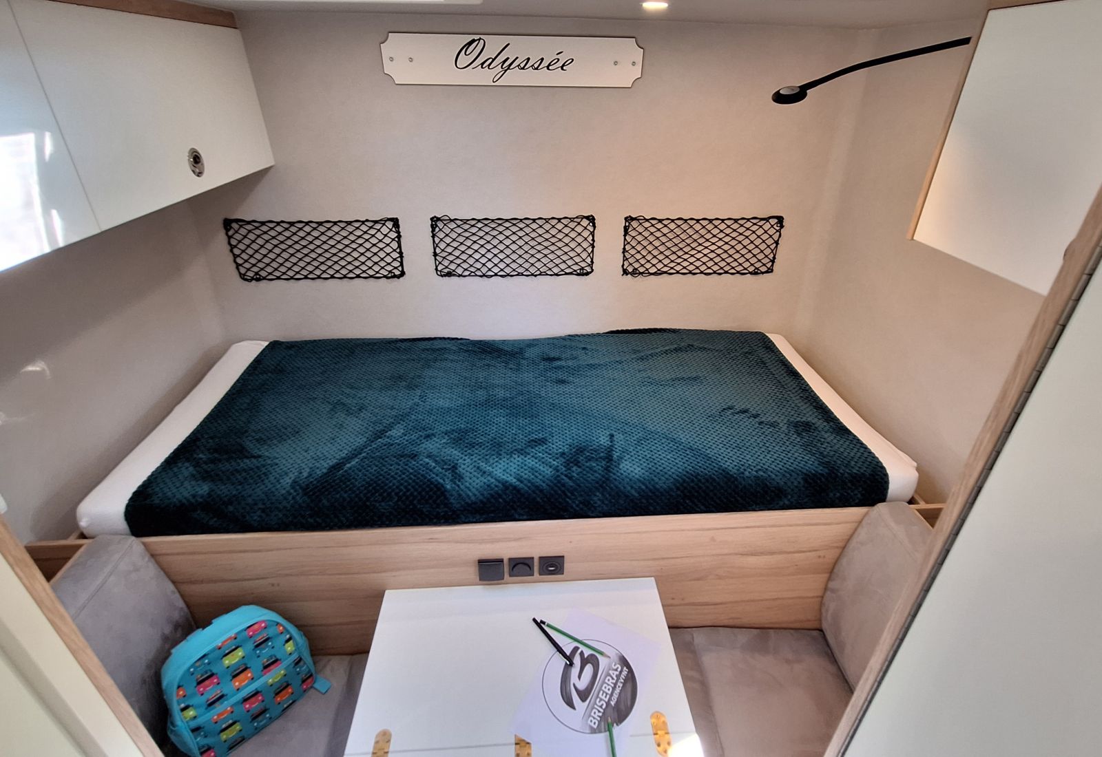 iveco 4x4 aménagé chambre enfant