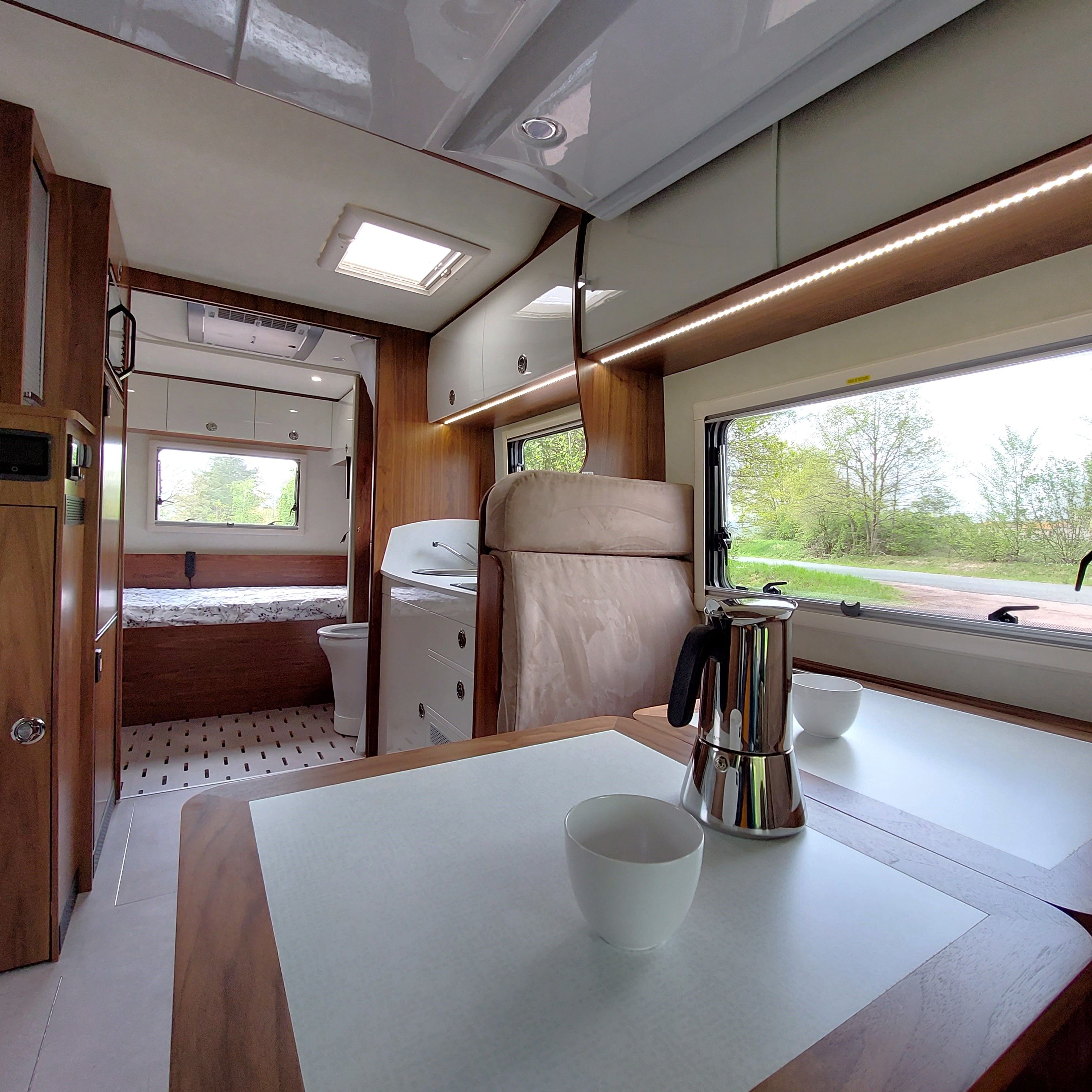 aménagement intérieur camping car adapté handicap