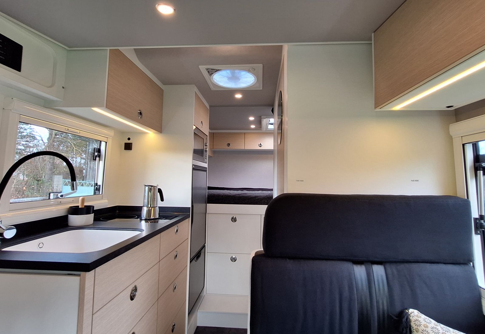 intérieur camping car poids lourd 